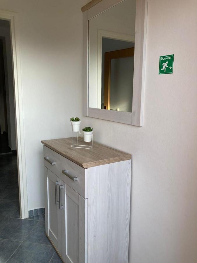Apartment Danijela Водице Екстер'єр фото
