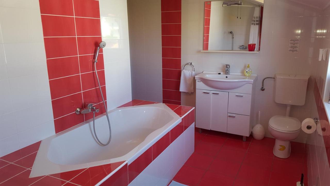 Apartment Danijela Водице Екстер'єр фото