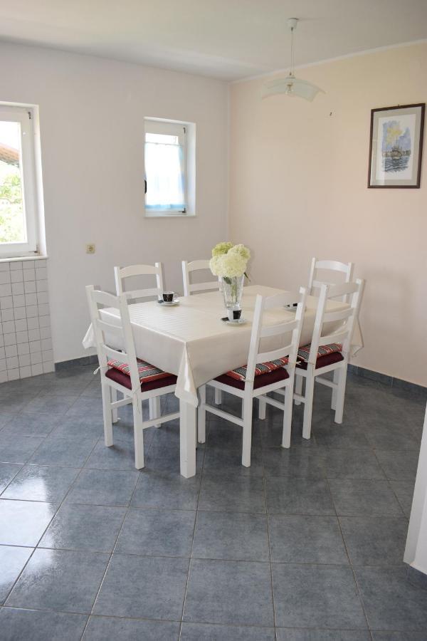 Apartment Danijela Водице Екстер'єр фото
